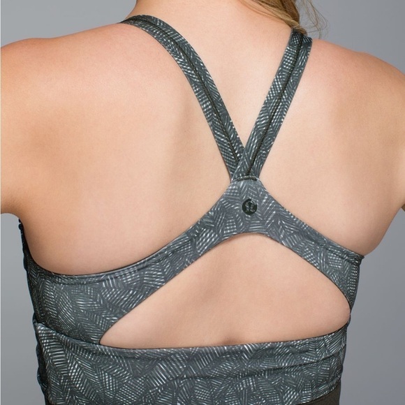 Lululemon Wrap It Up Tank in Jazzy White Gator Green / Gator Green Sz 6 - Picture 5 of 11